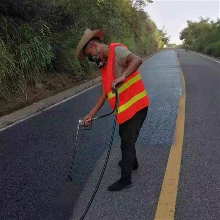 河南 彩色防滑路面的底涂是保障路面附着力
